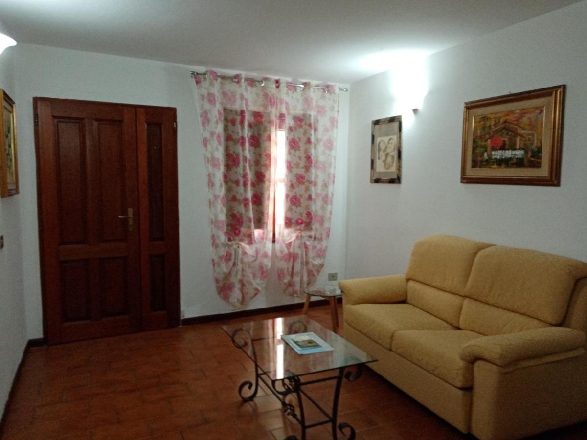 La Casa Di Gaia Villa Cabras Bagian luar foto