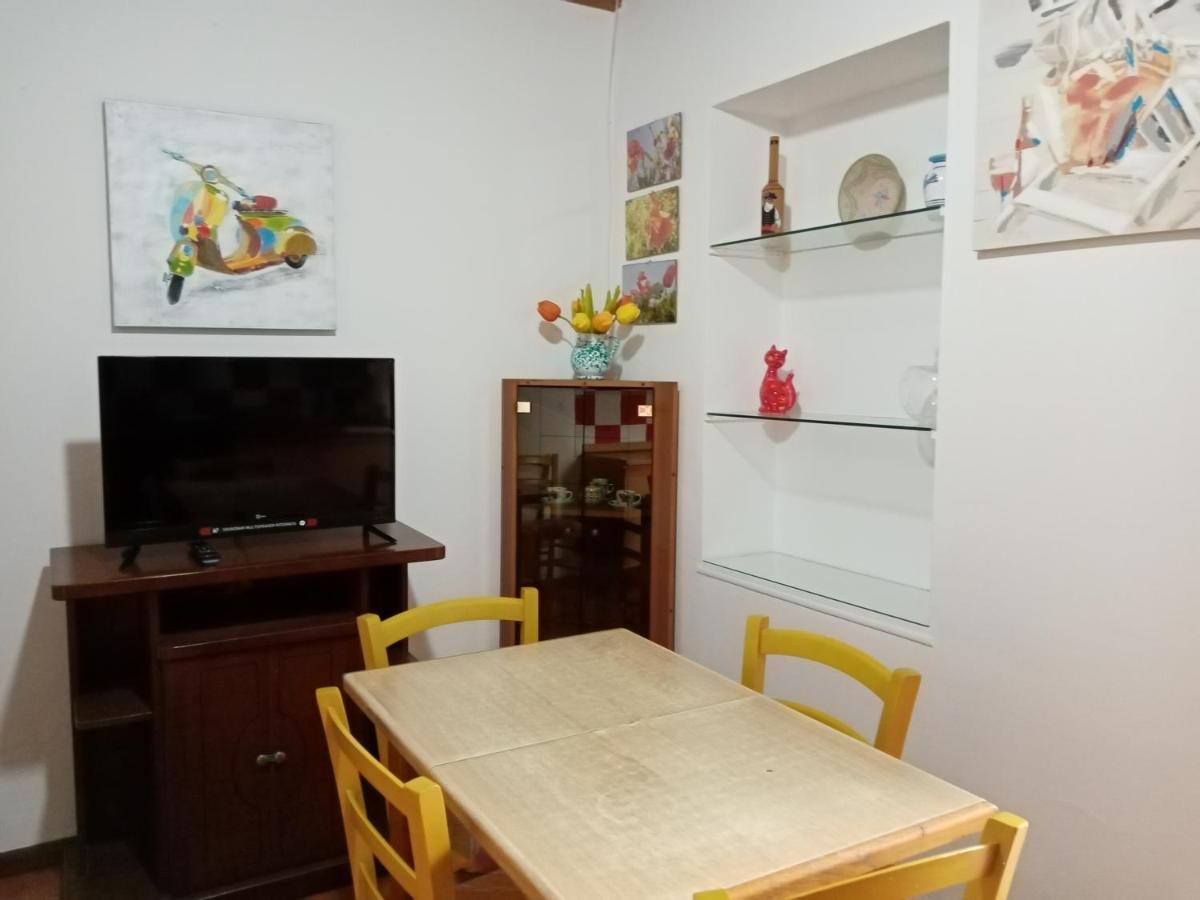 La Casa Di Gaia Villa Cabras Bagian luar foto